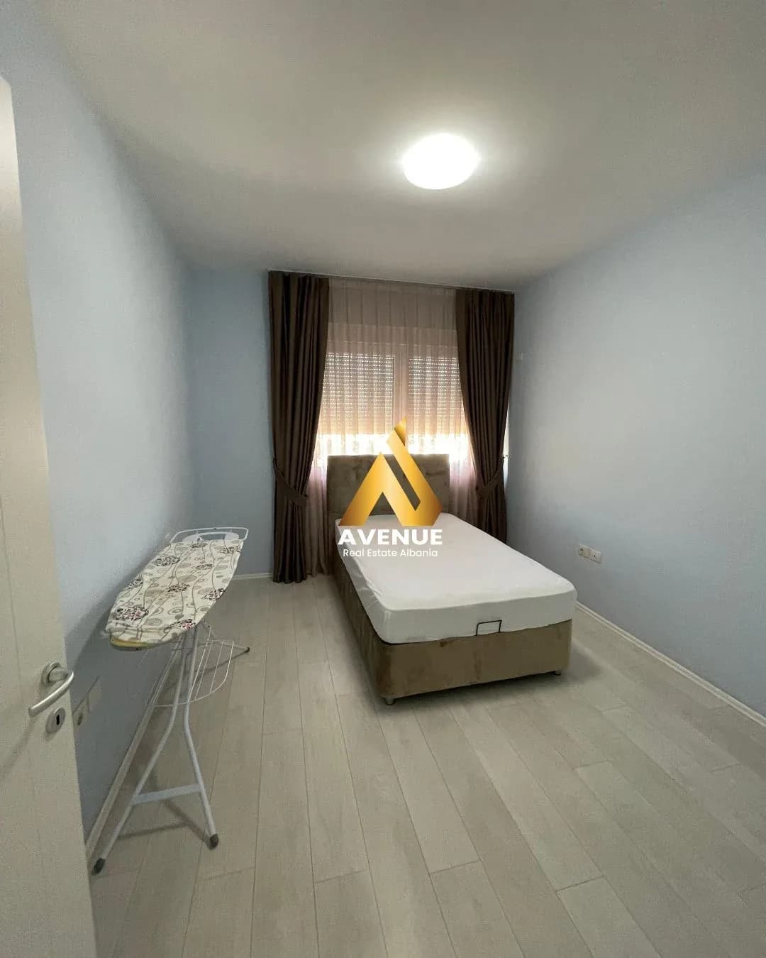JEPET ME QERA APARTAMENT LUKSOZ 3+1+2 – LIQENI I THATË, TIRANË