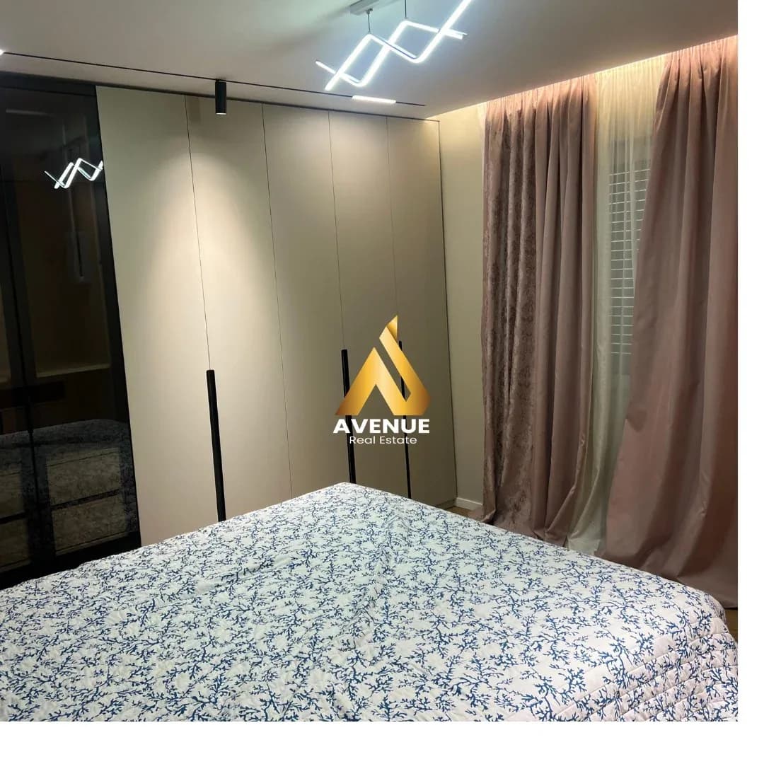 Jepet me qera apartament 1+1 luksoz te Kodra e Diellit 1, Tiranë