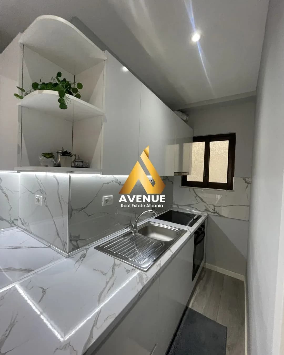SHITET APARTAMENTI 2+1 21 DHJETORI TIRANË 2