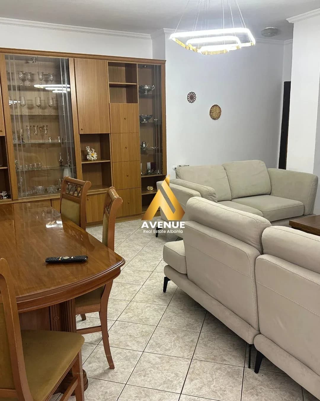 🏠 APARTAMENT 3+1 ME QIRA – Rruga Siri Kodra Tiranë
