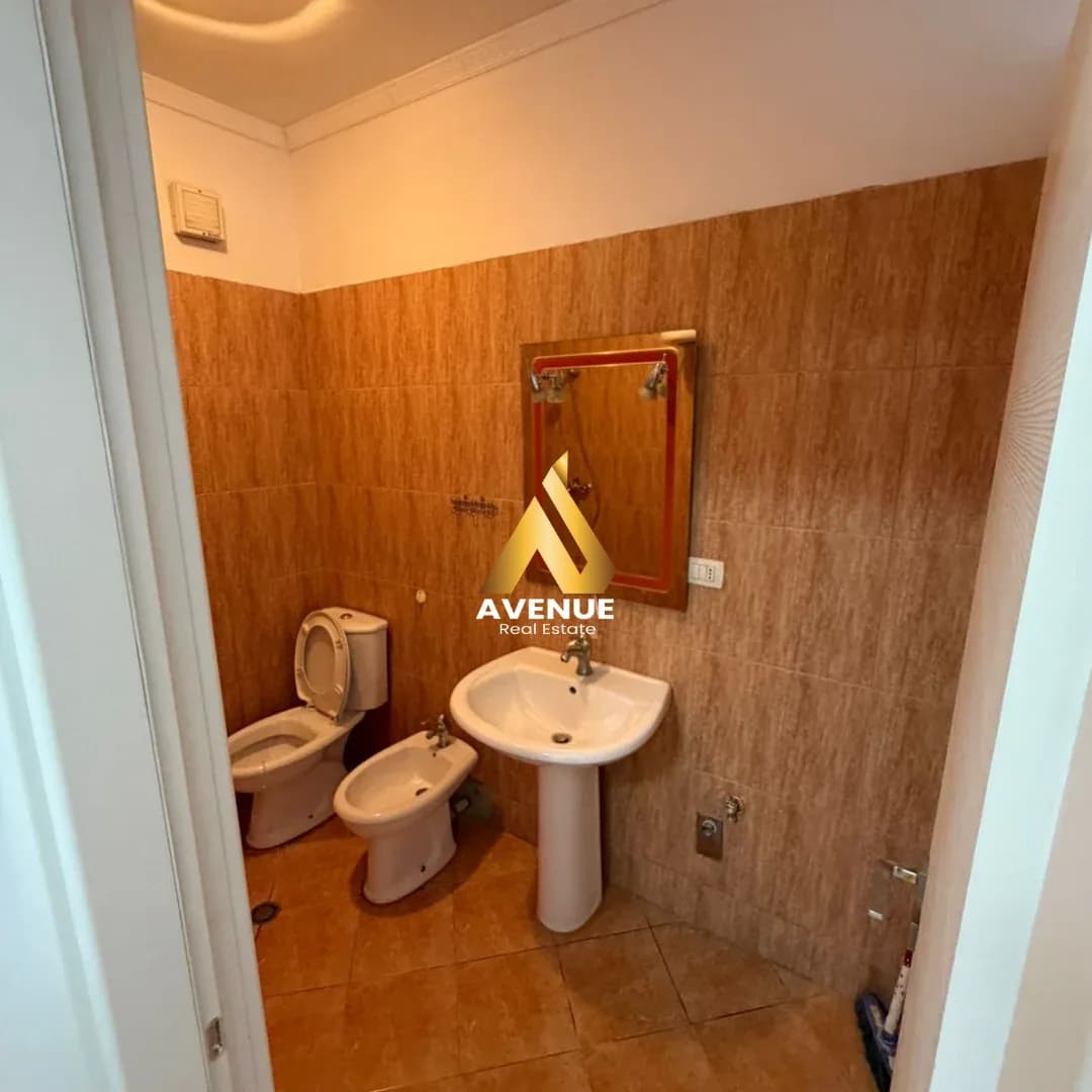 Shitet apartament 2+1– Fresk 4