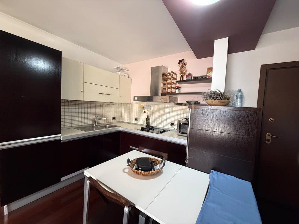 APARTAMENT 1+1 ME QIRA, RRUGA ELBASAN! 4