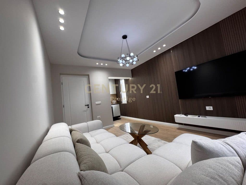 APARTAMENT 1+1 ME QIRA, PRANE STADIUMIT DINAMO! 3
