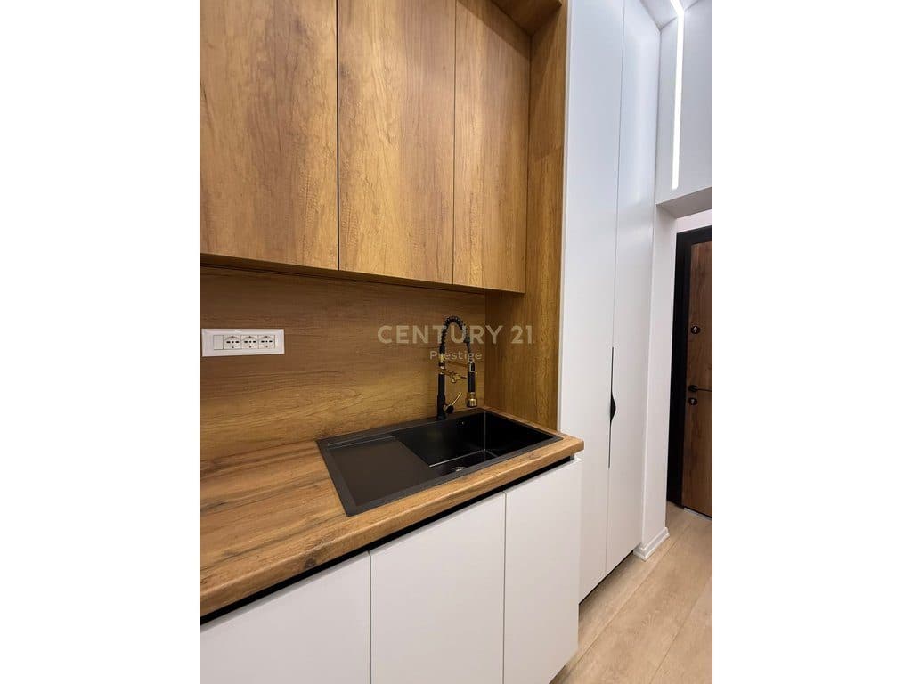 APARTAMENT 1+1 ME QIRA, MYSLYM SHYRI, TIRANE! 4