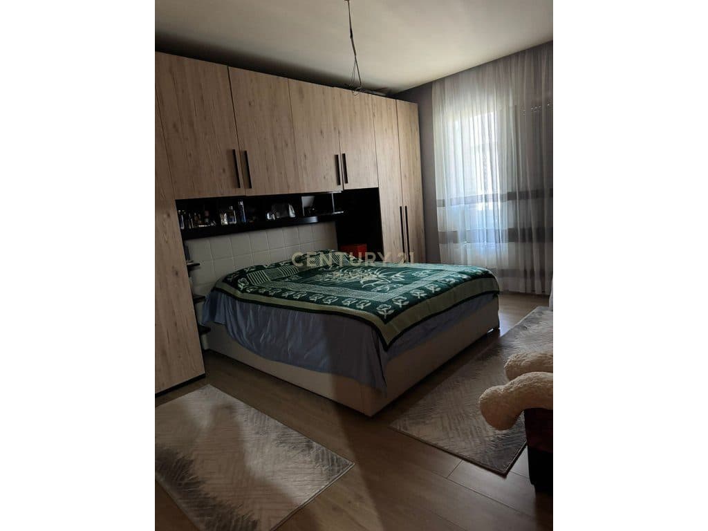 SHITET DUPLEX- RRUGA MUHAMET GJOLLESHA, TEK KRYQEZIMI I 21 DHJETORI, MBRAPA SHKOLLES SABAUDIN GABRANI! 4