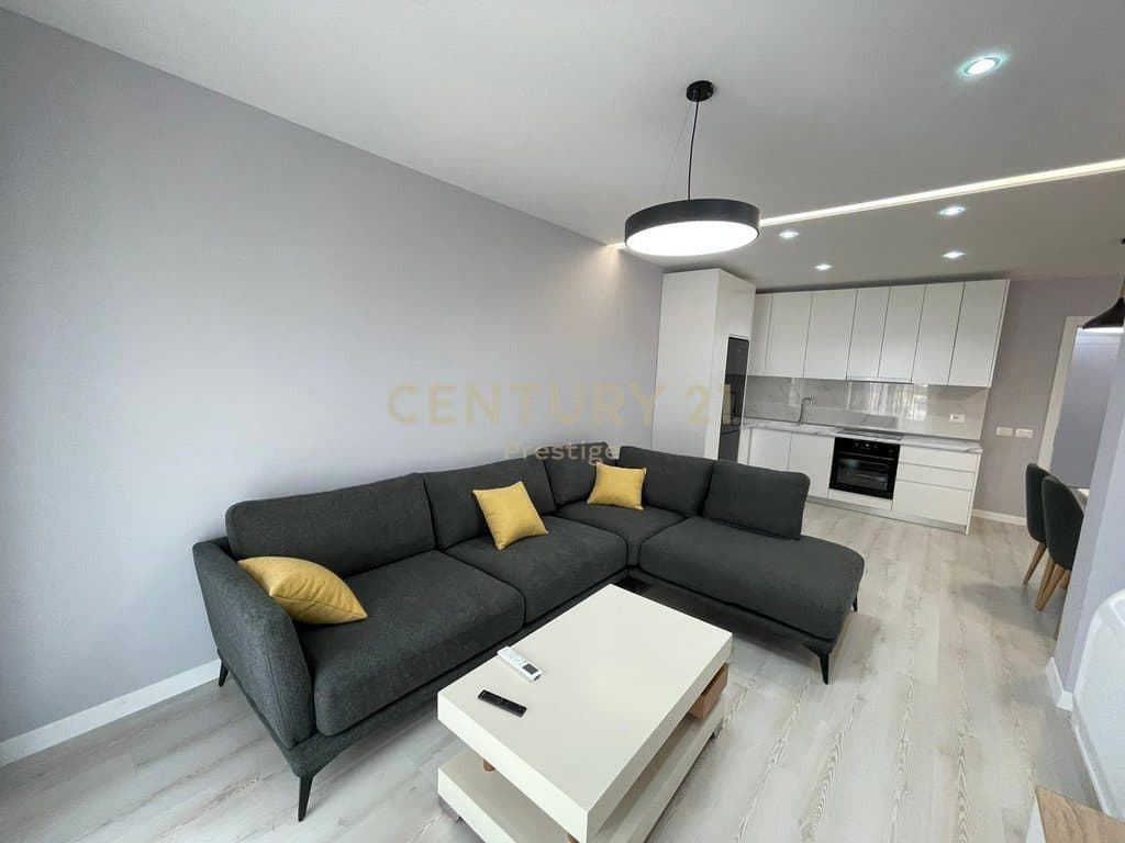 APARTAMENT 2+1+2 ME QIRA, PRANE AMBASADES AMERIKANE, TIRANE!