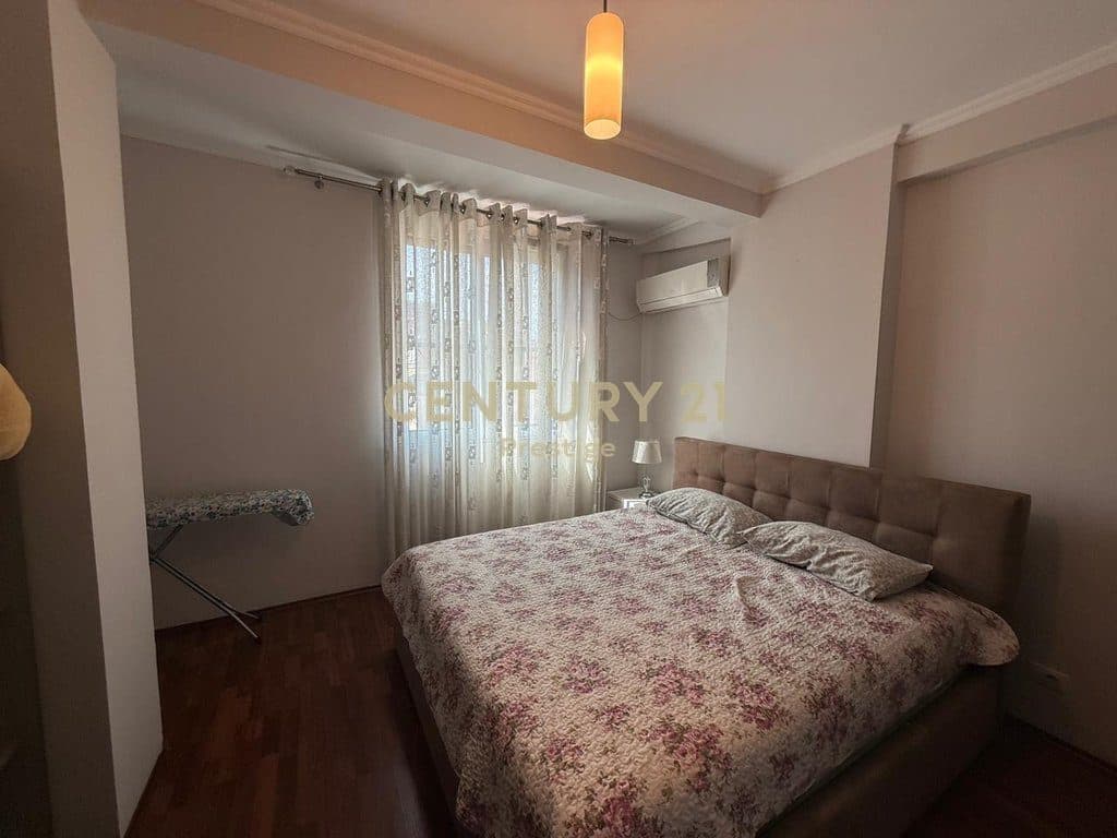 APARTAMENT 3+1+2 ME QIRA, RRUGA E KAVAJES! 4