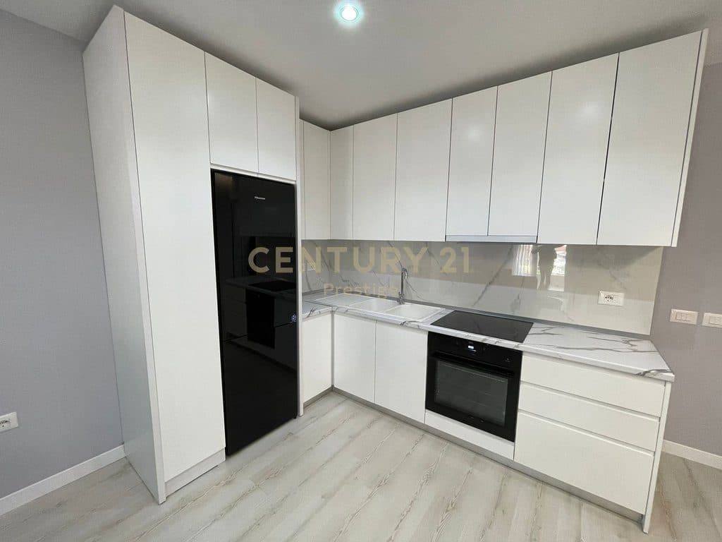 APARTAMENT 2+1+2 ME QIRA, PRANE AMBASADES AMERIKANE, TIRANE! 3
