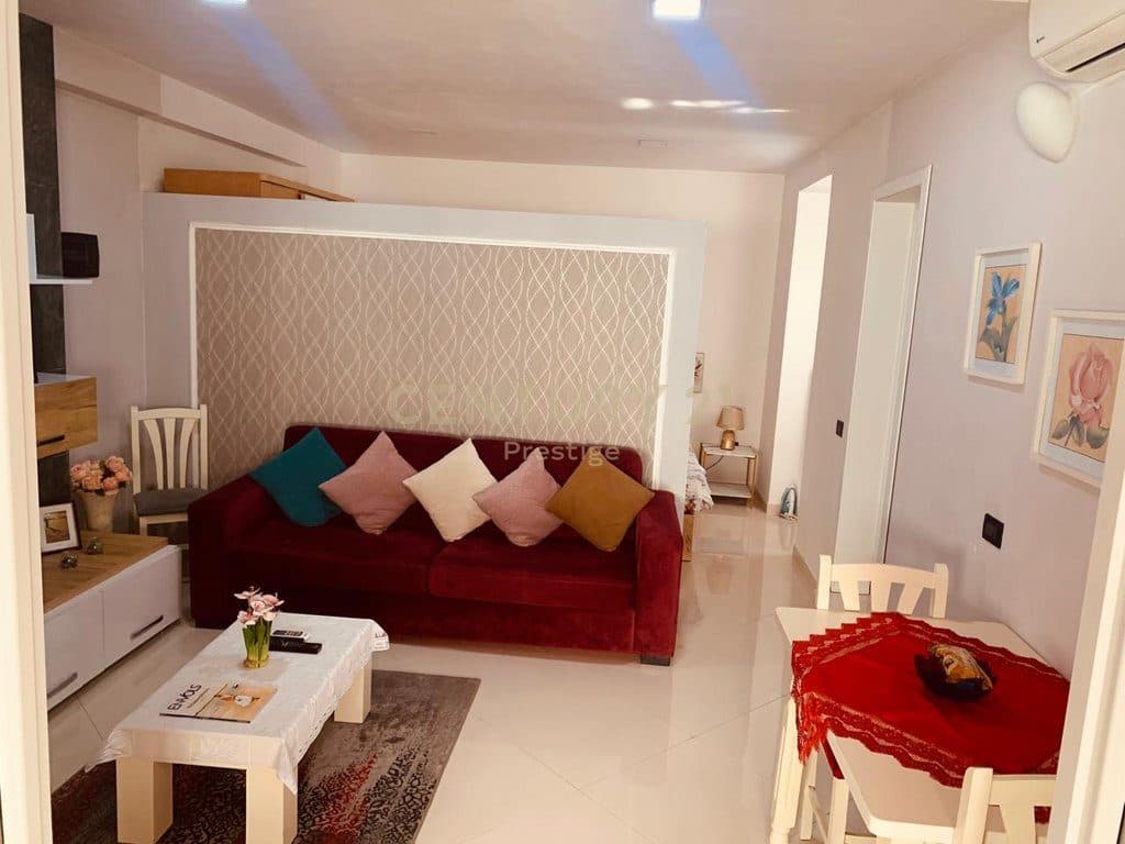 APARTAMENT 1+1 ME QIRA PËRBALLË KISHËS KATOLIKE