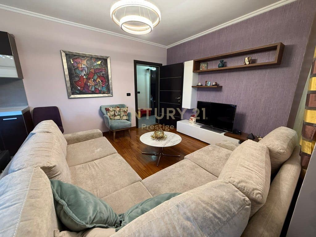 APARTAMENT 2+1+POST PARKIMI ME QIRA PRANE "AMBASADOR 3", TIRANE! 3