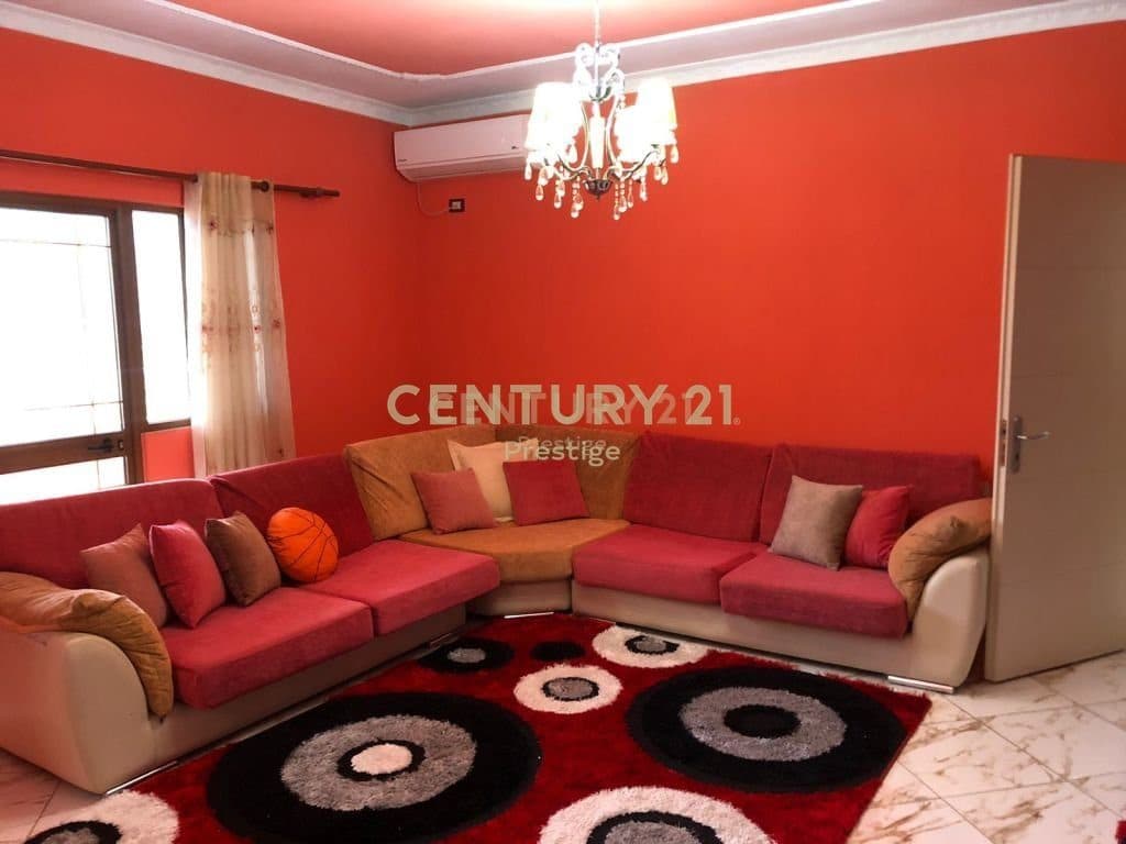 APARTAMENT ME QIRA 3+1+2, NE HYRJE TE VILAVE AMERIKANE, TIRANE! 3