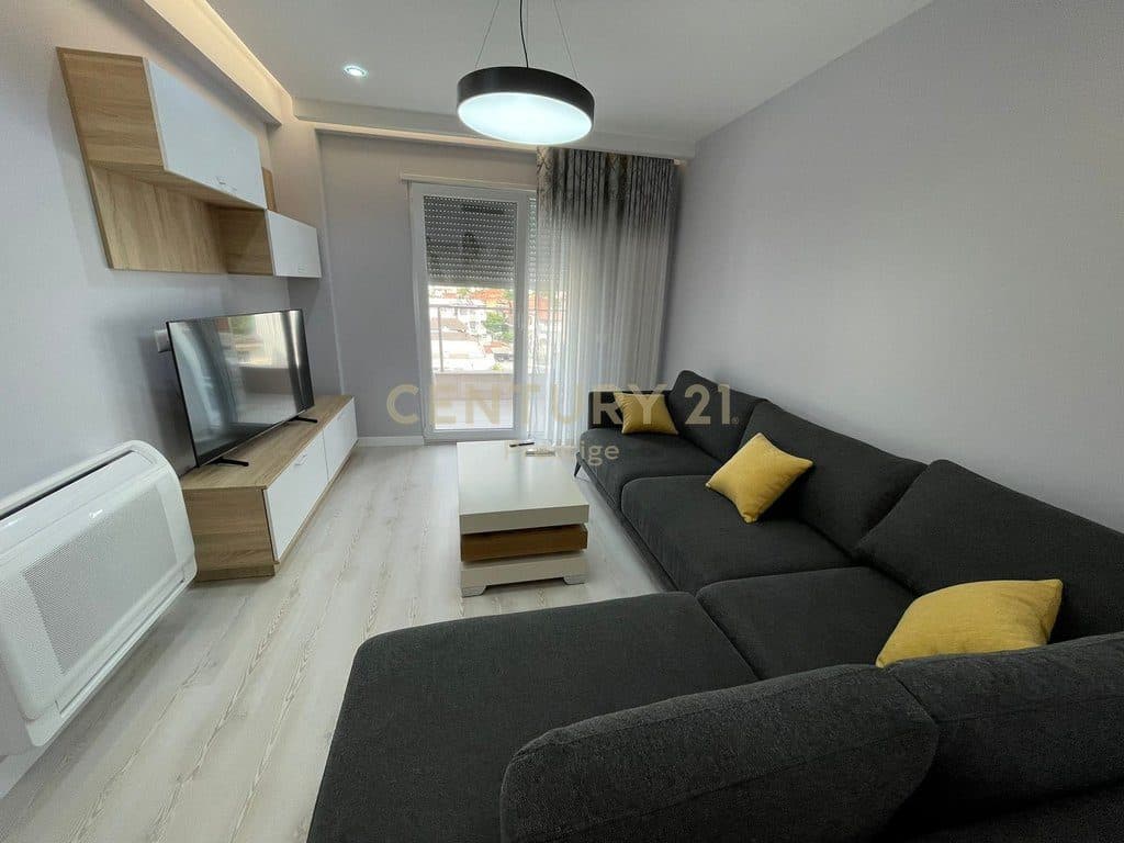 APARTAMENT 2+1+2 ME QIRA, PRANE AMBASADES AMERIKANE, TIRANE! 2