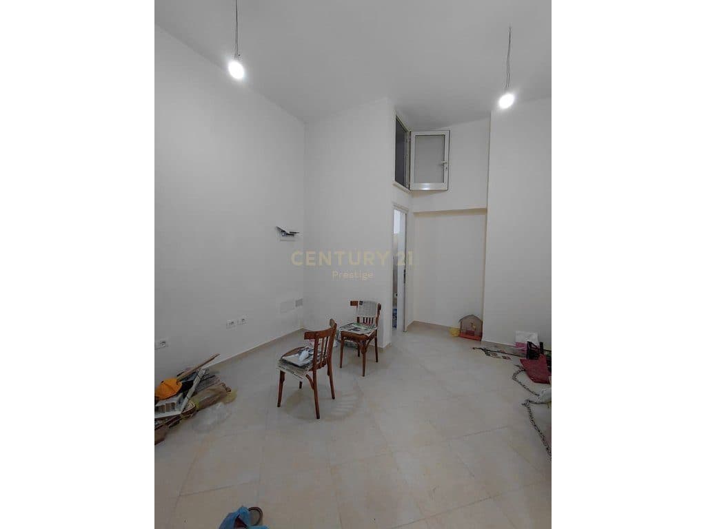 AMBIENT KOMERCIAL NE SHITJE, VENDOSUR TEK TREGU ELEKTRIK, TIRANE!