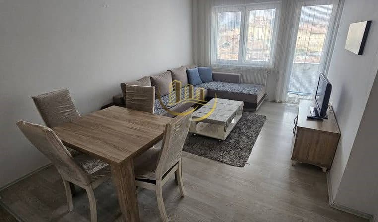 Banesë me qira në Bregun e Diellit