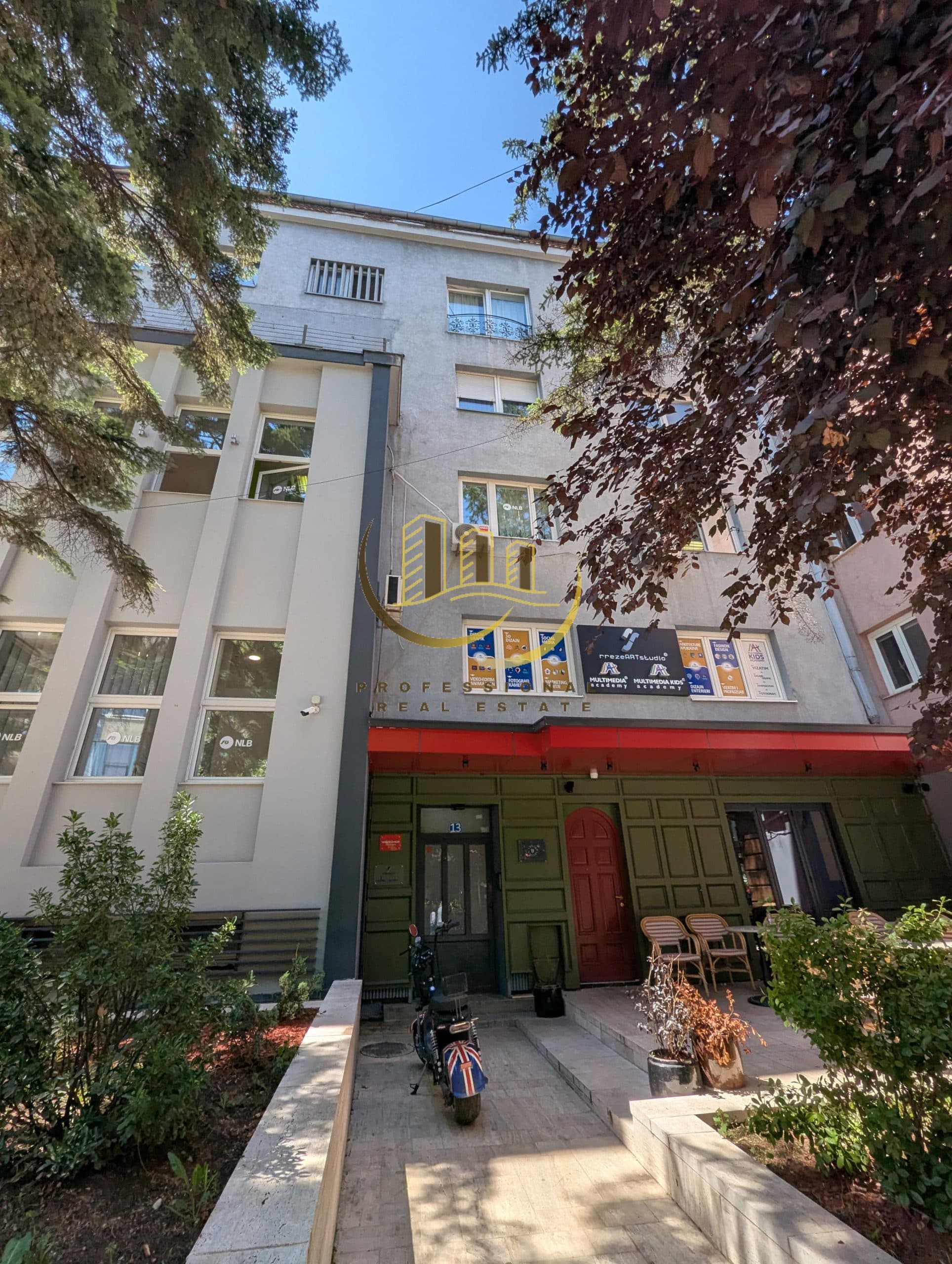 Banesë Zyre me qira në Qendër 4